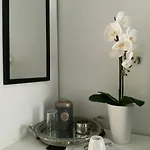 Executive Double With En-suite Centre In R1 3*