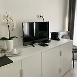 Executive Double With En-suite Centre In R1 3*