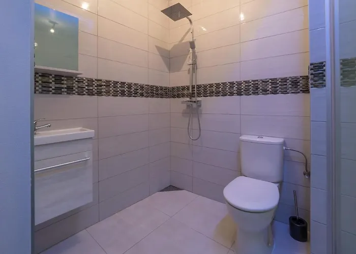 Casa de hóspedes Executive Double With En-suite Centre In R1 3*